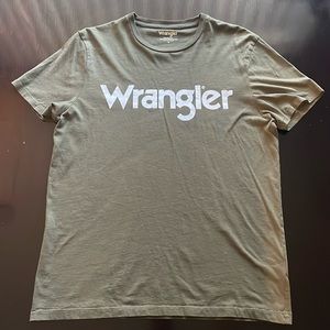 Men’s Wrangler tee size medium